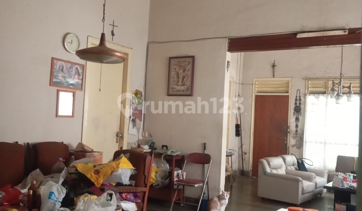 For Sale Very Old 1-Story House In Riau Wing