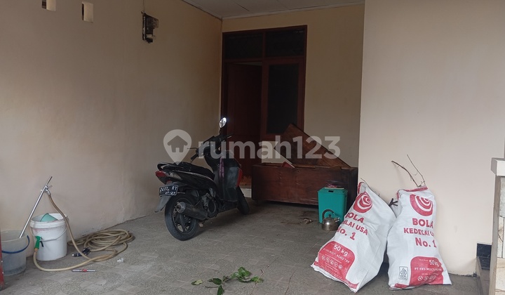 Disewakan Rumah Tenang 2 Lantai di Komplek Antapani 2