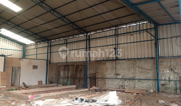 For Rent Strategic Warehouse On Amir Machmud Street Wing, North Cimahi