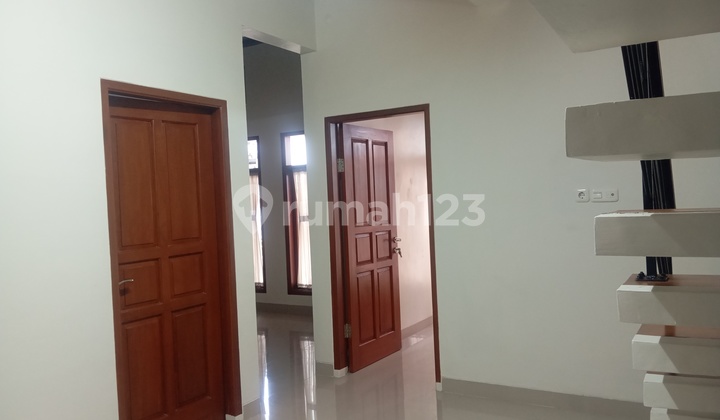 Disewakan Rumah 2 Lantai Sudah Rapi Banget Di Riung Bandung 2