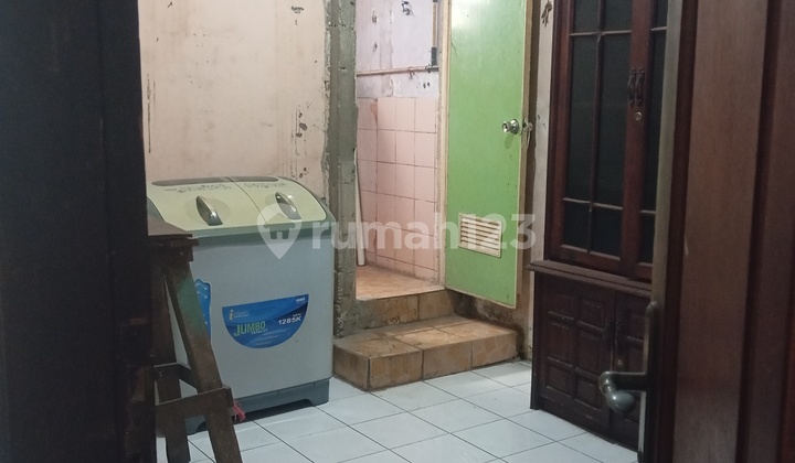 Di Jual Rumah Lama Hoek di Riung Bandung 2