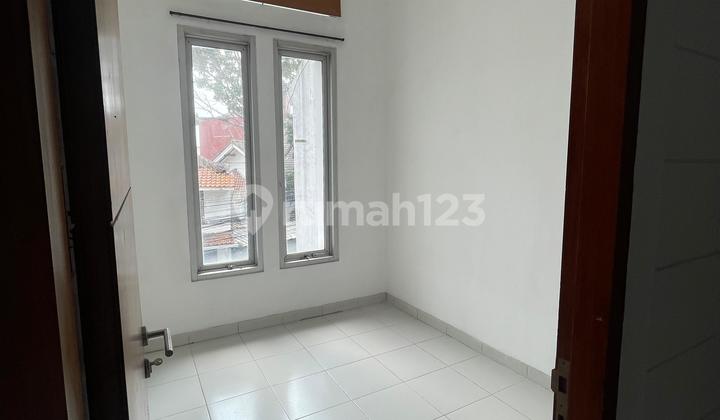 Di Jual Rumah 2 Lantai Siap Huni di Cigadung Jalan Utama Bandung 2