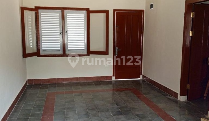 For Sale: Old House Near Tasikmalaya City For Sale: Old House Near Tasikmalaya City