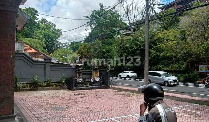 For Rent 3-Storey Shop House Suitable for Bank, Office, and Educational Institutions 1