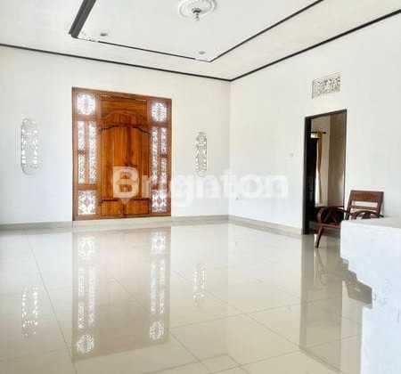 Di Sewakan Rumah 2 Lantai Full Furnis Dekat Kota Di Sewakan Rumah 2 Lantai Full Furnis Dekat Kota