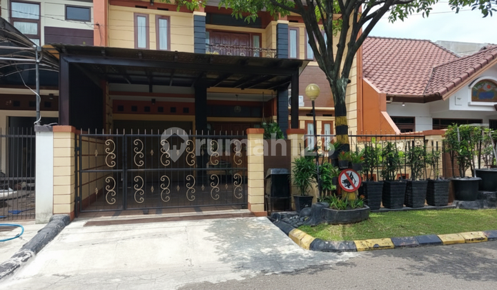 For Sale Luxurious House in Batununggal Indah at Batununggal Indah Club, Jl. Batununggal Indah II, Mengger, South Bandung, Bandung City, West Java, Indonesia, 40267, Batununggal with Good SHM House.