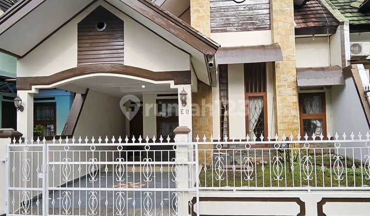 For sale in the Panorama Parahiyangan Arcamanik complex at 922 Ah. Nasution Street, Antapani Wetan, Antapani, Bandung City, West Java, Indonesia, 40291, Arcamanik with a good SHM house.