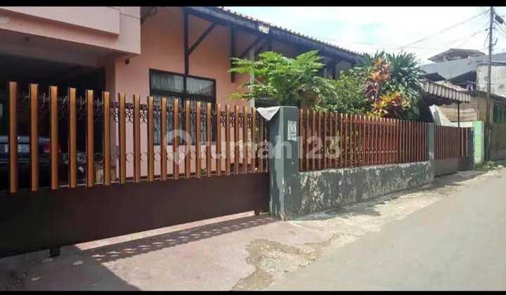 House for sale in Pasteur Sukawarna, rarely available, already at a low price. House for sale in Pasteur Sukawarna, rarely available, already at a low price.