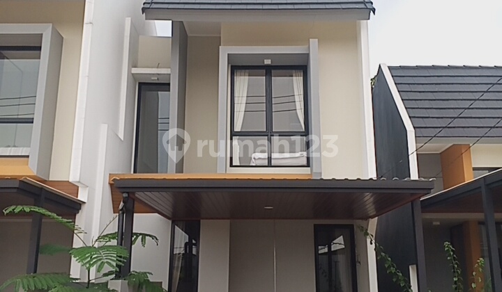 Rumah minimalis pinggir jalan raya 2 lantai di Parung, Bogor 2