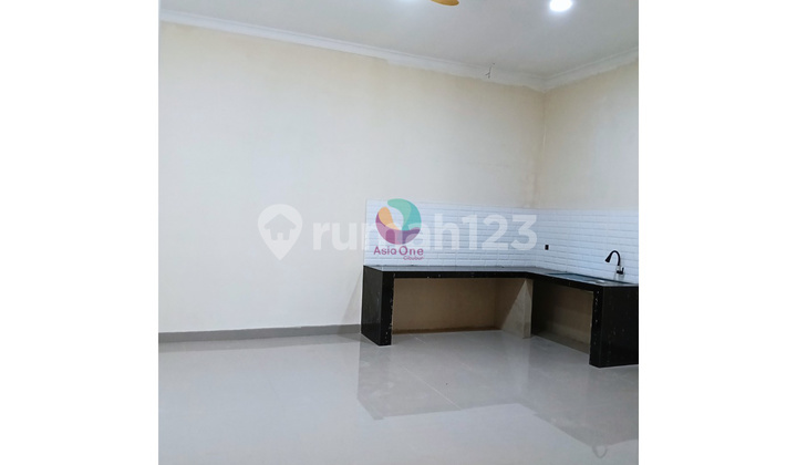 For Sale House - Kota WisataComfortable Residence with Modern Design, Move-In Ready and Newly Renovated 2