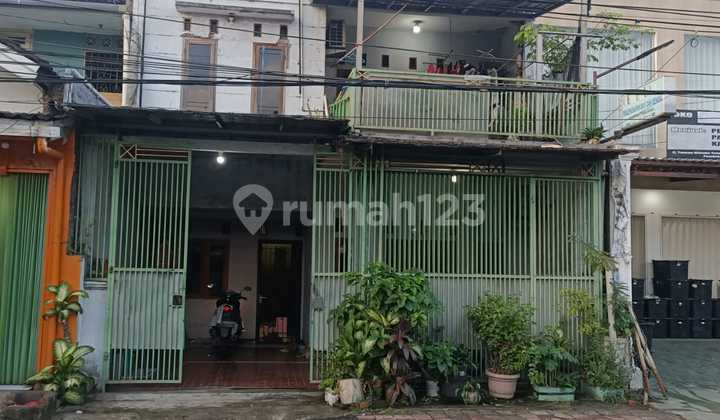 House by the Road Suitable for Business in Pondok Kelapa, East Jakarta