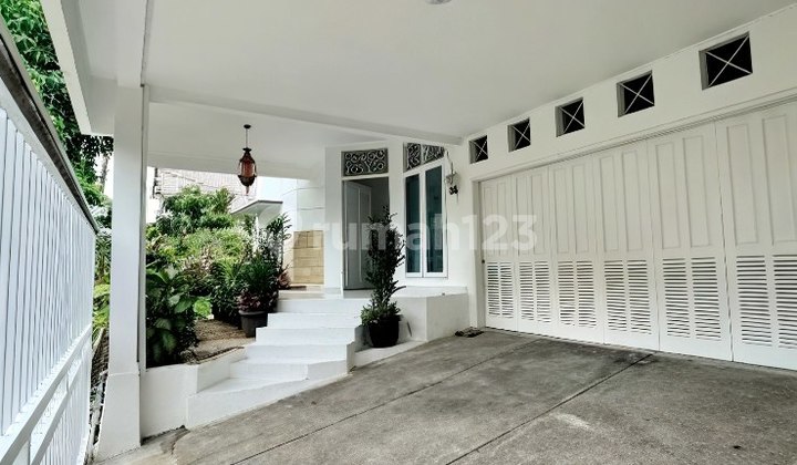 Rumah Asri 2 Lantai Siap Huni Dalam Komplek di Cinere Depok