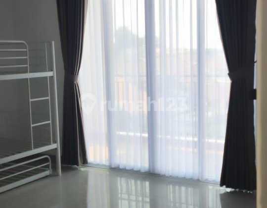 Rumah Hook 3 Lantai Modern Tropis di Jatibening Bekasi 2