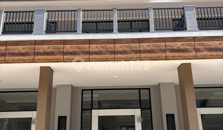 New Ready-to-Use Shophouse at Crystal Boulevard Summarecon Bekasi New Ready-to-Use Shophouse at Crystal Boulevard Summarecon Bekasi