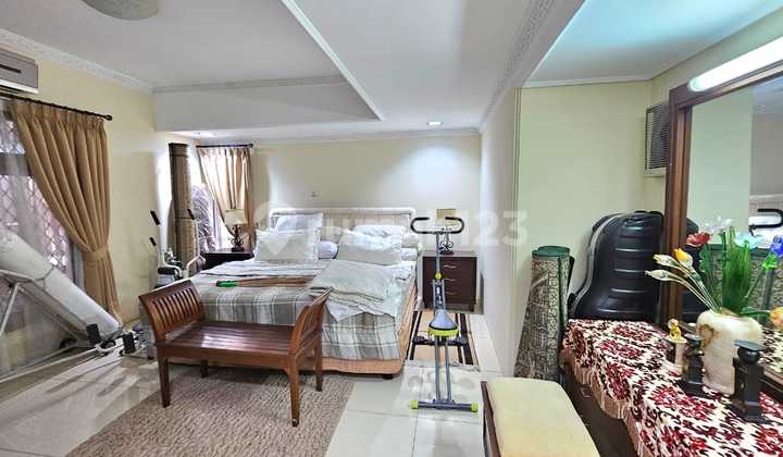Rumah Posisi Hook Luas dan Asri di Pulomas Jakarta Timur 2