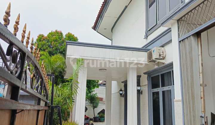 Rumah Strategis Pinggir Jalan di Cibubur Harjamukti Depok
