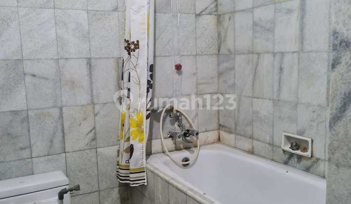 Rumah Lokasi Strategis Dekat ke Terminal Rawamangun Jakarta Timur 2