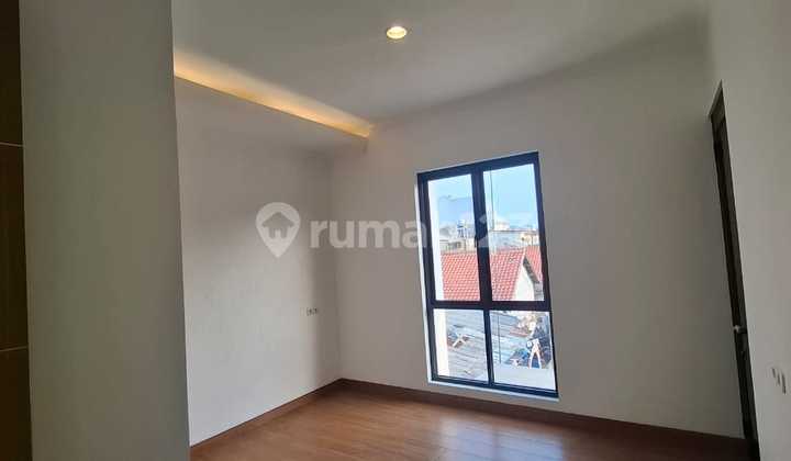 Rumah 2.5 Lantai Siap Huni di Jatiwaringin Jakarta Timur 2