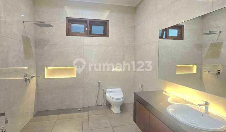 Rumah Baru Ada Kolam Renang di Komplek Elit Duren Sawit JakTim 2