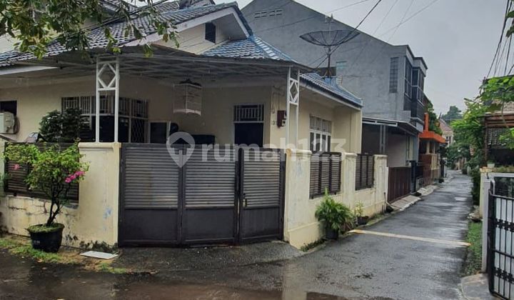 2-Story Ready-to-Occupy House in East Jakarta DKI Plot