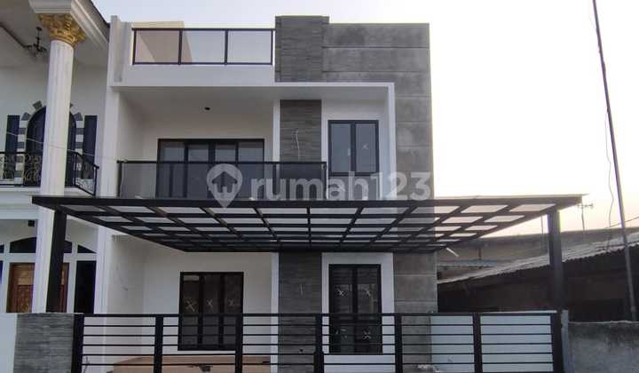 Rumah 2.5 Lantai Siap Huni di Jatiwaringin Jakarta Timur