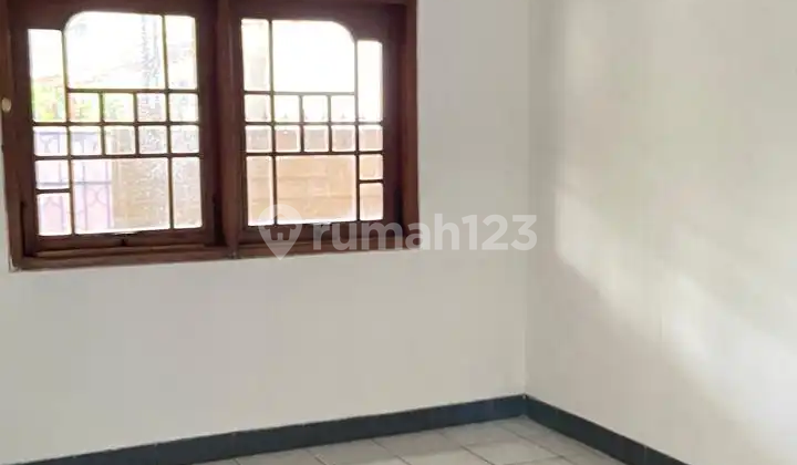 Rumah Posisi Hook Di Jalan kasuari Galaxy Bekasi Selatan 2