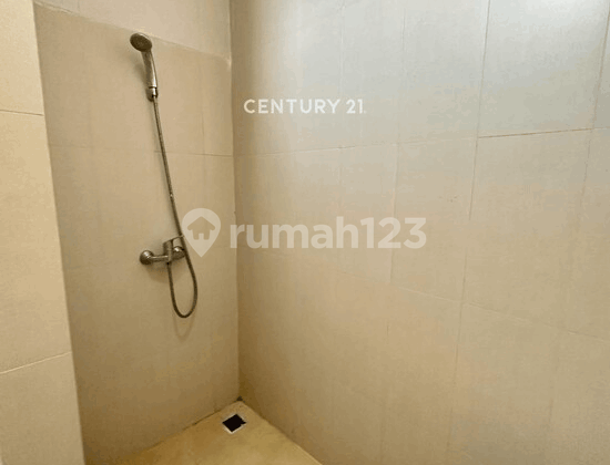 Rumah 2 Lantai  Posisi Hook Semi Furnished Di The Oscar Jababeka  2