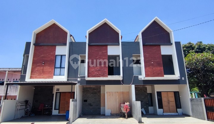 Rumah Siap Huni Dekat Palem Kartika & Tol Bambu Apus Jaktim