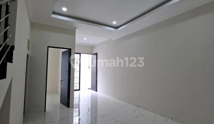 For Sale New House Brand New. Location Behind Kopi Kenangan Shop, Only 30 Meters to Wiyung Main Road *Taman Pondok Indah - Wiyung* 2