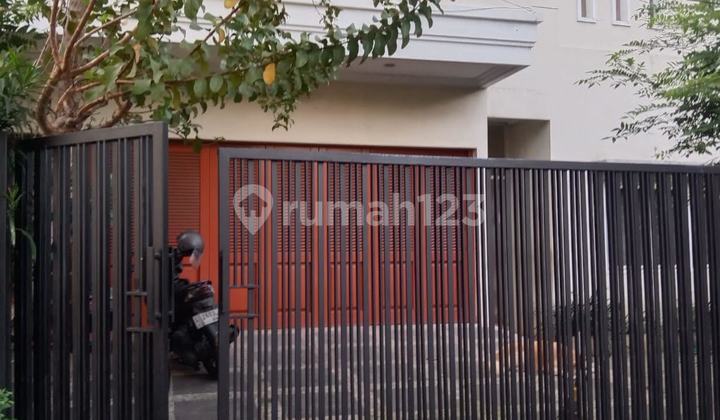 Merr - Rungkut Asri Timur Zero House on the Main Road, Furnished, Near Security 2