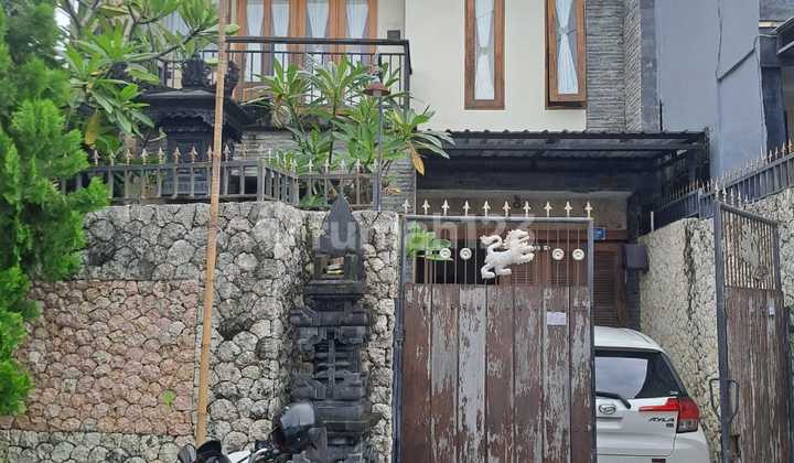 Di Jual Rumah Full Furnish Cantik Stlye Minimalis Lokasi Strategis di Tukad Pancoran.denpasar Selatan SHM & IMB Akses Jalan Mobil Papasan 6 Meter.kawasan Tenang,Dekat dengan Pusat Perbelanjaan , 8 Menit ke Lapangan Renon