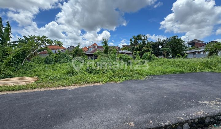 Dijual Tanah Kavling Siap Bangun 150 Meter Dari Jalan Utama Penatih Lingkungan Perumahan dan Nyaman Dekat Living World Mall