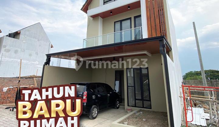 Dijual Rumah Murah 2 Lantai di Solo Timur SHM Free Free Canopy