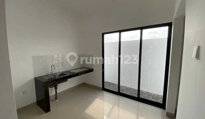 dijual rumah murah 2 lantai strategis di solo dekat uns shm