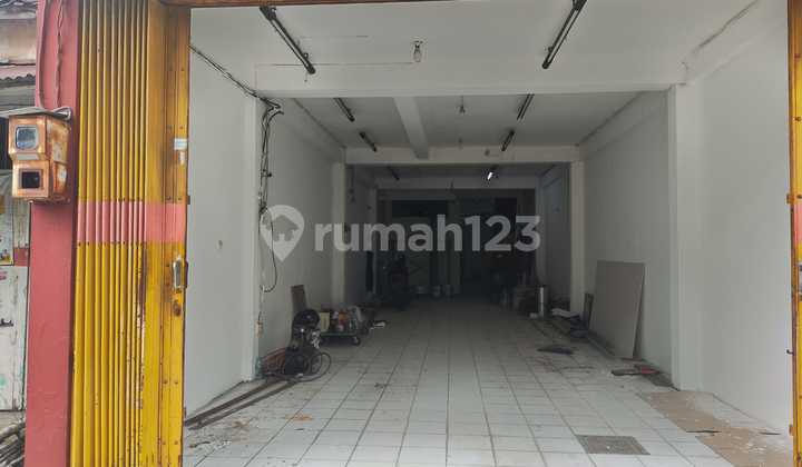 For Rent 2-Story Shop House in Mojokerto City. 2