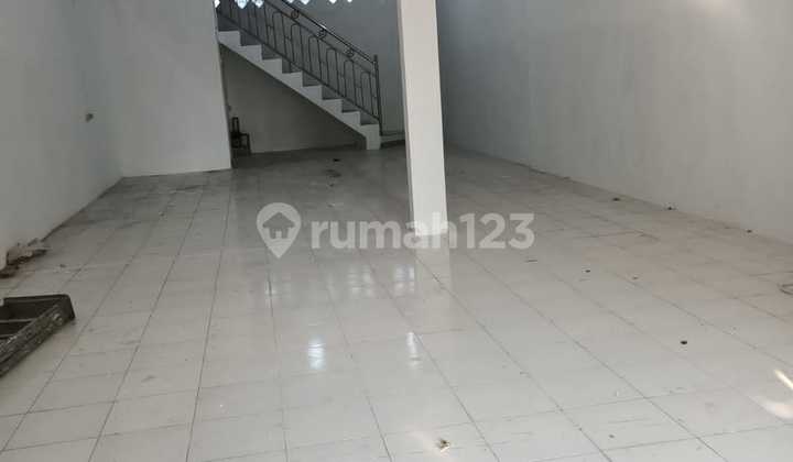 For Rent 2-Story Shop House in Mojokerto City For Rent 2-Story Shop House in Mojokerto City