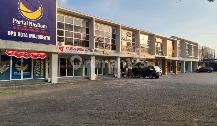 For Sale: Shophouse in Villa Royal Wates Housing, Mojokerto. 2