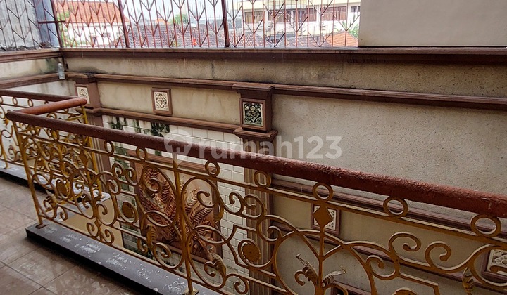 Dijual Rumah Mewah 21/2 Lantai di Kota Mojokerto. 2