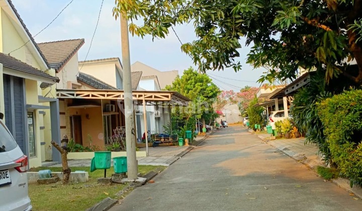 Comfortable Hook House Near Cisauk Station & BSD