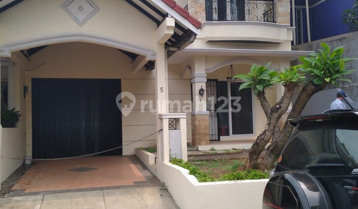 Rumah Keluarga Nyaman Palem Semi Karawaci, Luas 200M² Siap Huni