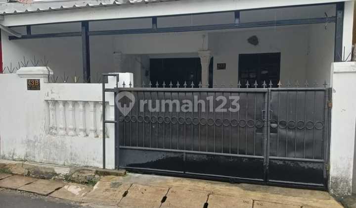 Disewakan Rumah Di Jalan Madrasah Kebon Jeruk Jakarta Barat