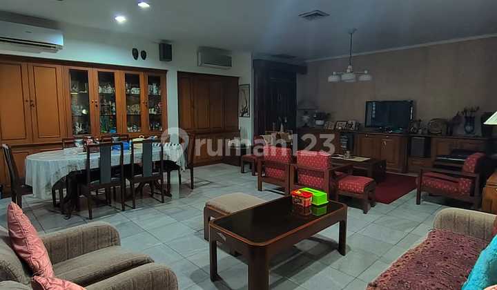 Dijual Rumah Tinggal Cikatomas– Kebayoran Baru Jakarta Selatan