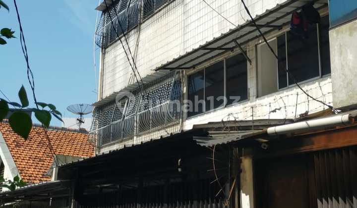 Dijual Ruko + Kos-kosan Aktif Dijual – Lokasi Strategis Di Jl. Batu Tulis, Jakarta Pusat Dijual Ruko + Kos-kosan Aktif Dijual – Lokasi Strategis Di Jl. Batu Tulis, Jakarta Pusat