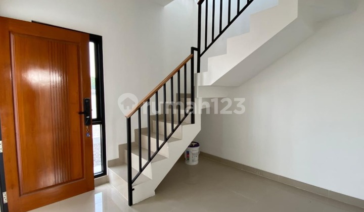 Exclusive 2-Story House with Luxurious Design Near UNS, Strategic Location 2