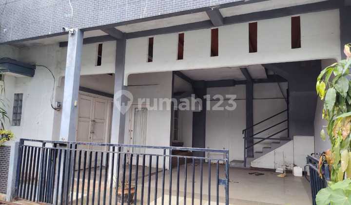 FOR SALE CHEAP HOUSE VIA AUCTION already vacant.. Perum Taman Royal