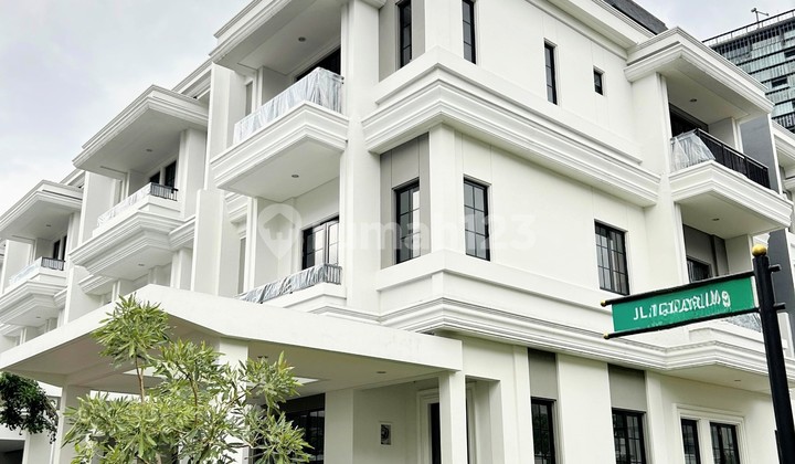 Rumah Di Alam Sutera Siap Huni, Rumah Termewah Harga Terjangkau, Marmer + Lift, Bebas Banjir ,lingkungan Sudah Jadi,alam Sutera, Tangerang.