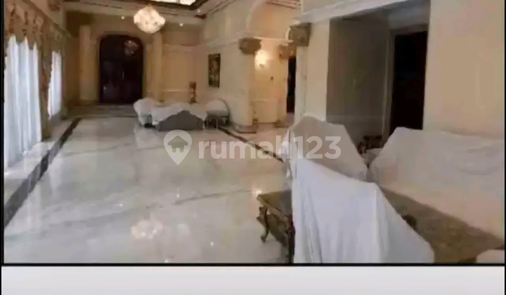 Luxury House on Jemur Andayani Main Road 2