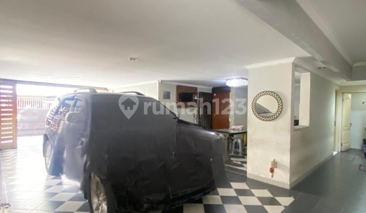 Jual Rumah Mewah 3 Lantai di Jakarta Timur 2