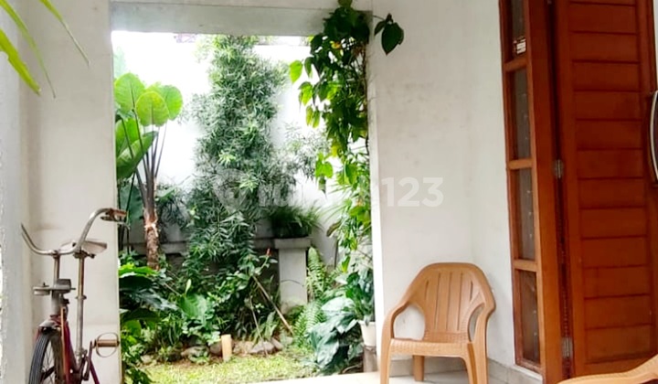 Selling Luxury House Land Area 233 M2 in Gandaria, Negotiable Price Until Deal