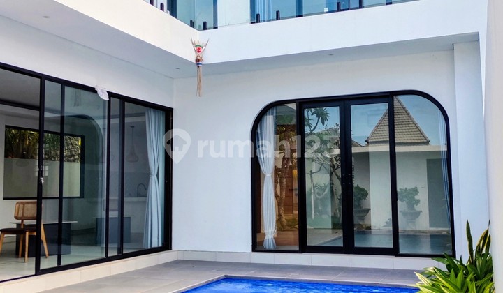 Luxury 3-bedroom Villa Nelayan.- Canggu